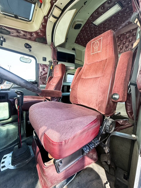 2001 Kenworth T800 Winch Truck