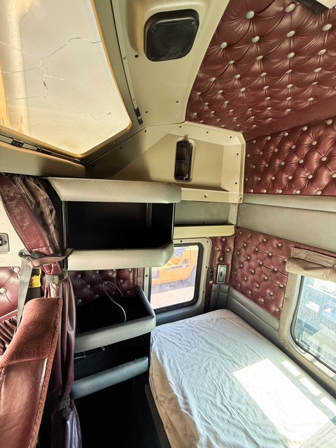 2001 Kenworth T800 Winch Truck