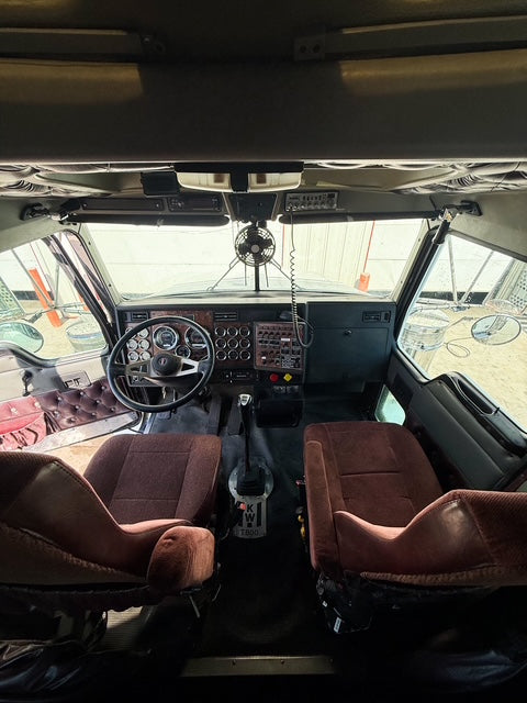 2001 Kenworth T800 Winch Truck